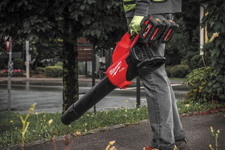 DMUCHAWA NA DWA AKUMULATORY Milwaukee M18 F2BL-802 ZESTAW